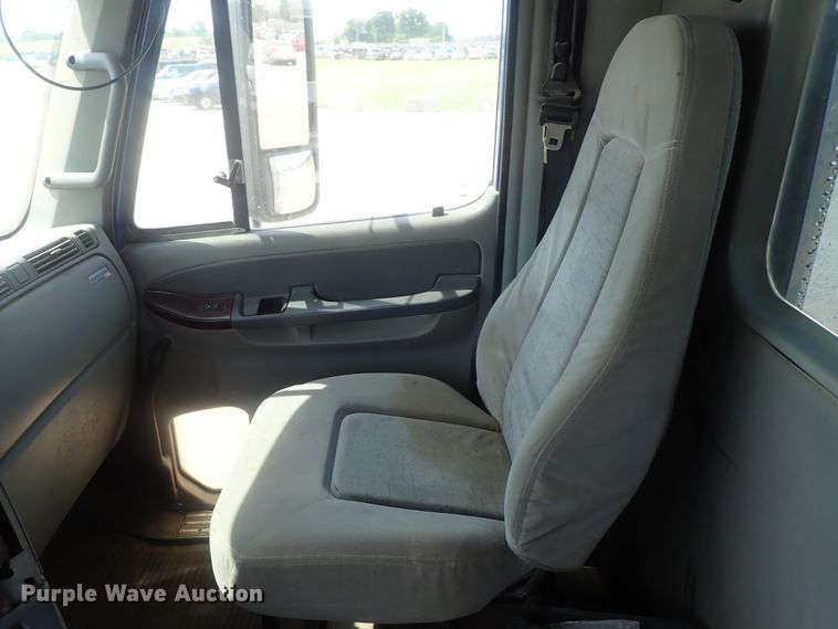 image for item DG2238 2006 Freightliner Century Class  semi truck