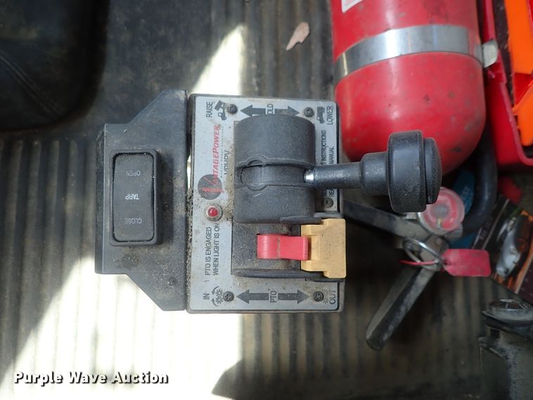 image for item DG2238 2006 Freightliner Century Class  semi truck