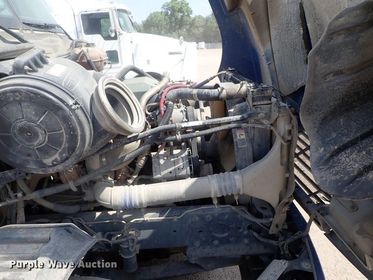 image for item DG2238 2006 Freightliner Century Class  semi truck