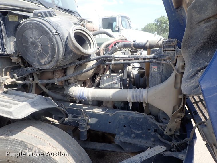 image for item DG2238 2006 Freightliner Century Class  semi truck