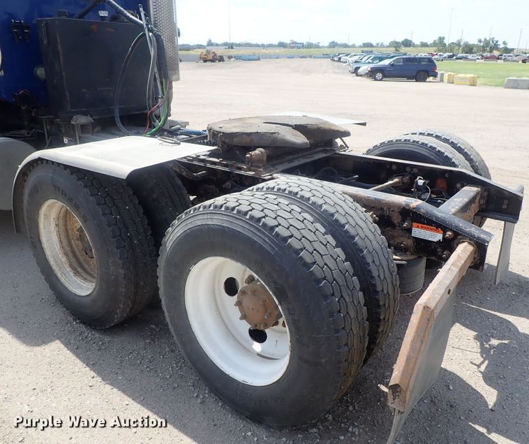 image for item DG2238 2006 Freightliner Century Class  semi truck