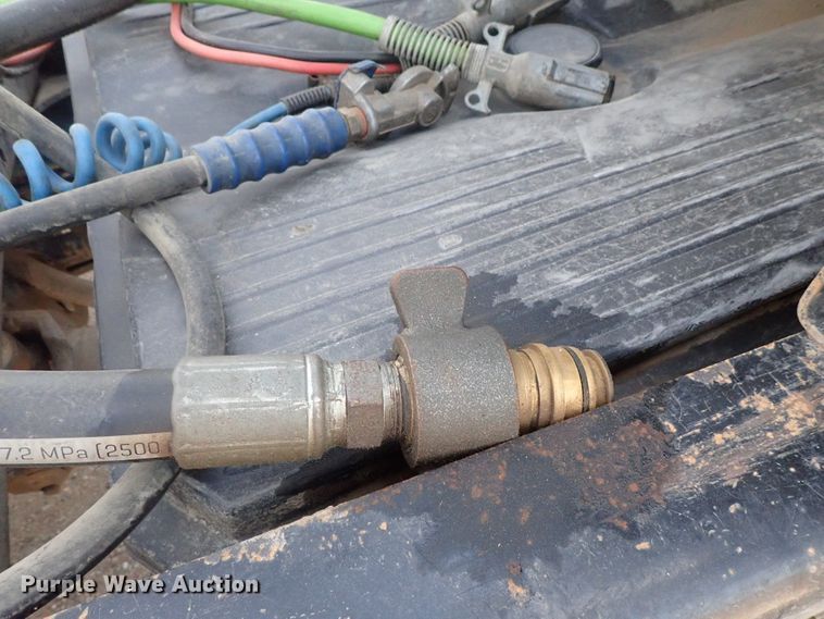 image for item DG2238 2006 Freightliner Century Class  semi truck