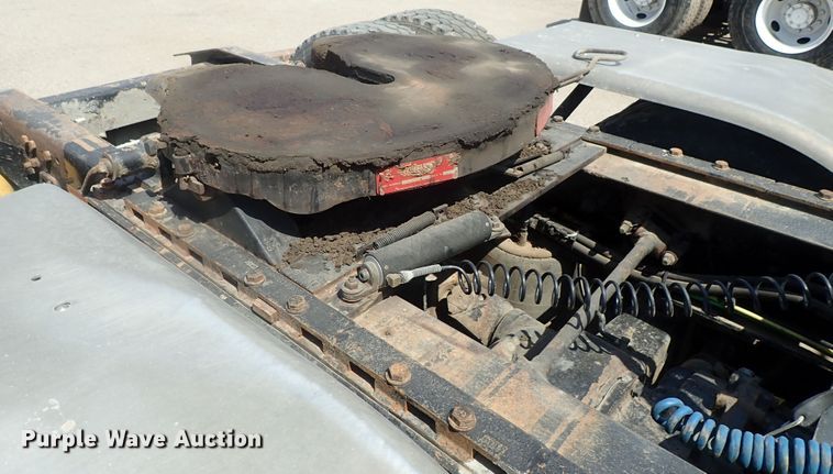 image for item DG2238 2006 Freightliner Century Class  semi truck