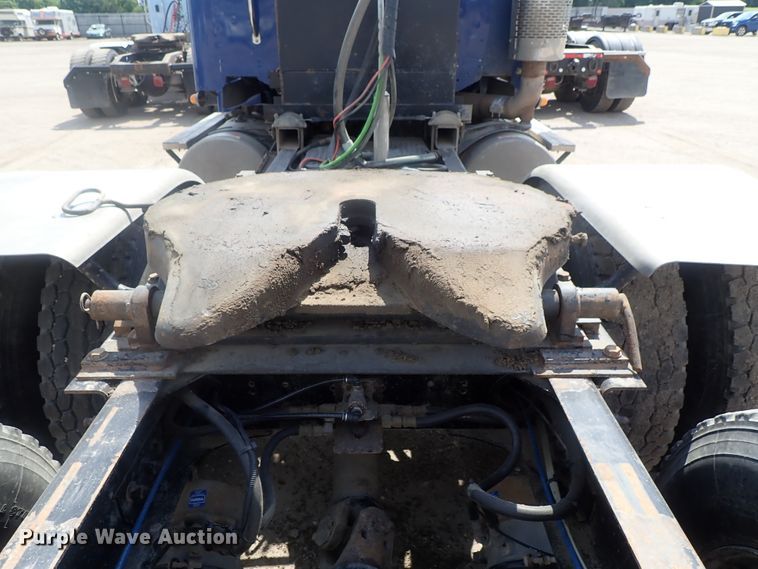 image for item DG2238 2006 Freightliner Century Class  semi truck