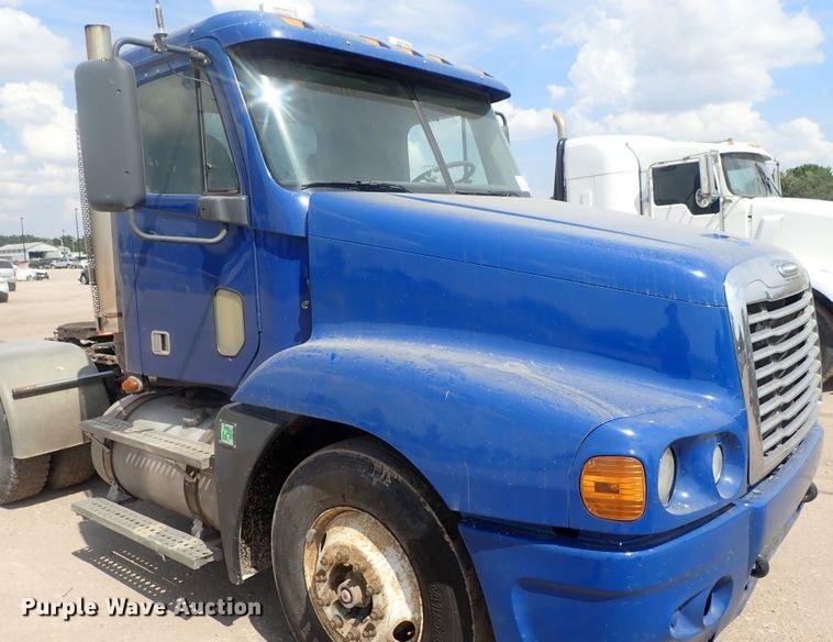 image for item DG2238 2006 Freightliner Century Class  semi truck