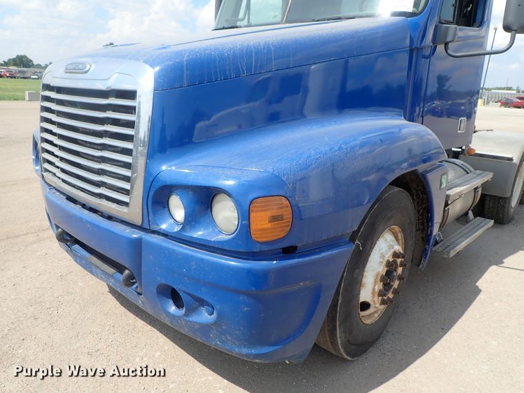 image for item DG2238 2006 Freightliner Century Class  semi truck