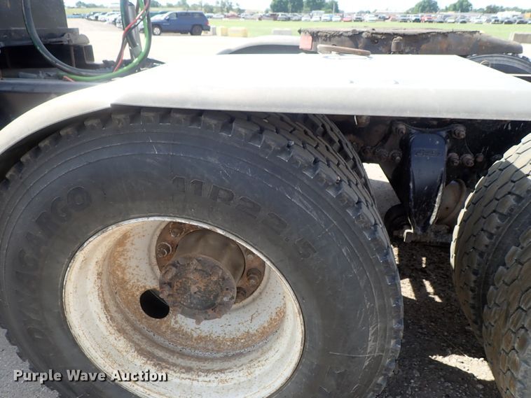 image for item DG2238 2006 Freightliner Century Class  semi truck