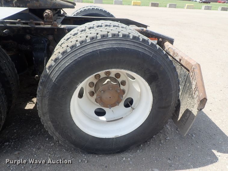 image for item DG2238 2006 Freightliner Century Class  semi truck