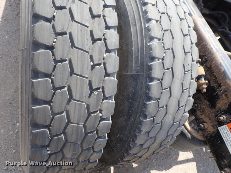 image for item DG2238 2006 Freightliner Century Class  semi truck