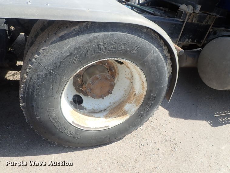 image for item DG2238 2006 Freightliner Century Class  semi truck