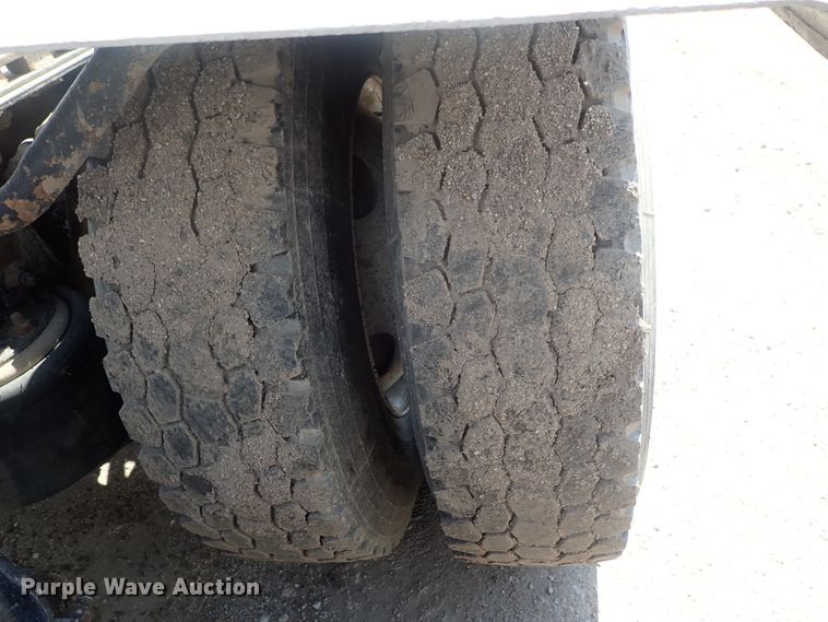 image for item DG2238 2006 Freightliner Century Class  semi truck