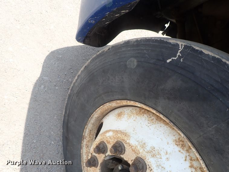 image for item DG2238 2006 Freightliner Century Class  semi truck