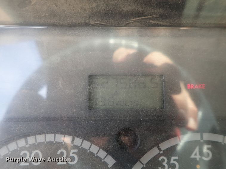 image for item DG2239 2006 Freightliner Business Class M2  semi truck