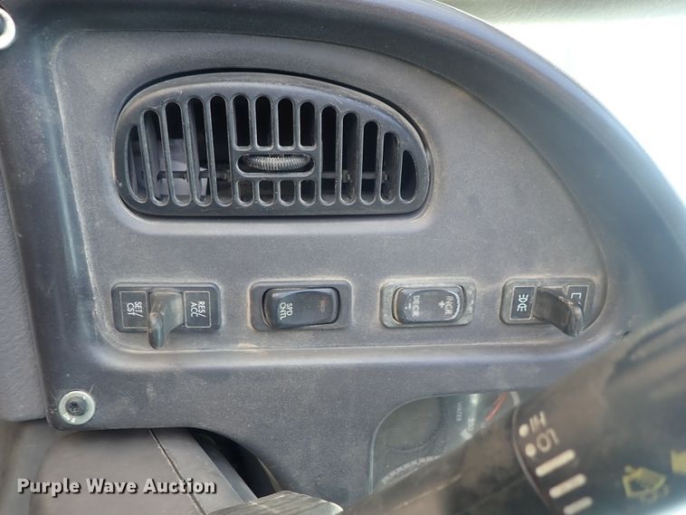 image for item DG2239 2006 Freightliner Business Class M2  semi truck