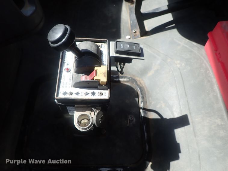 image for item DG2239 2006 Freightliner Business Class M2  semi truck