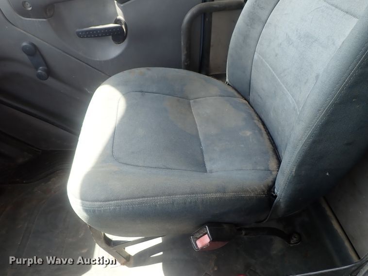 image for item DG2239 2006 Freightliner Business Class M2  semi truck