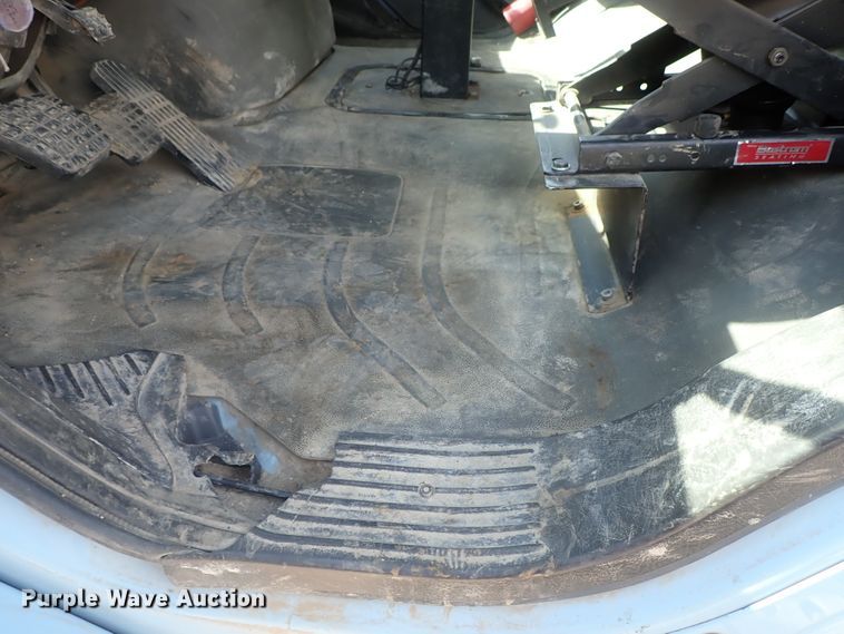 image for item DG2239 2006 Freightliner Business Class M2  semi truck