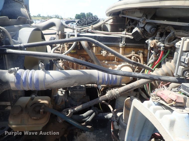 image for item DG2239 2006 Freightliner Business Class M2  semi truck