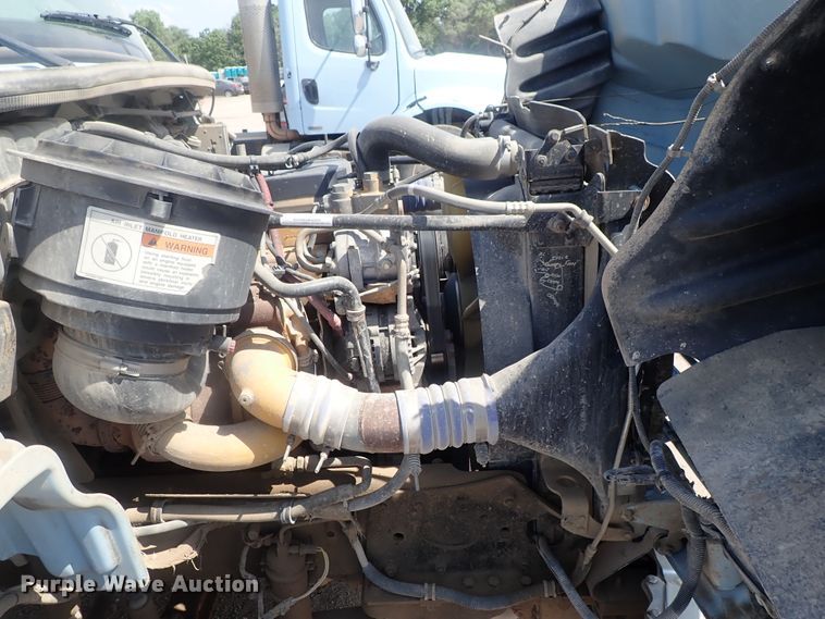 image for item DG2239 2006 Freightliner Business Class M2  semi truck