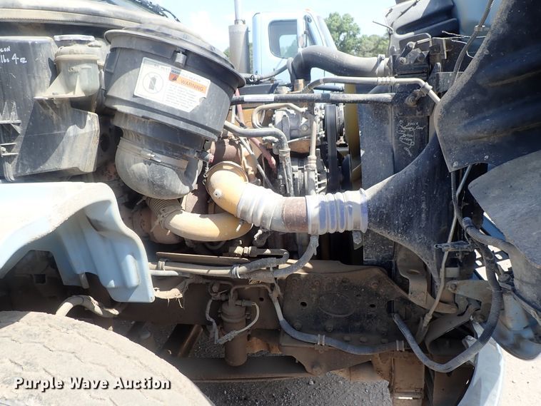 image for item DG2239 2006 Freightliner Business Class M2  semi truck