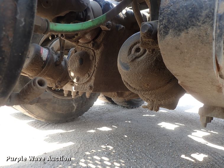 image for item DG2239 2006 Freightliner Business Class M2  semi truck