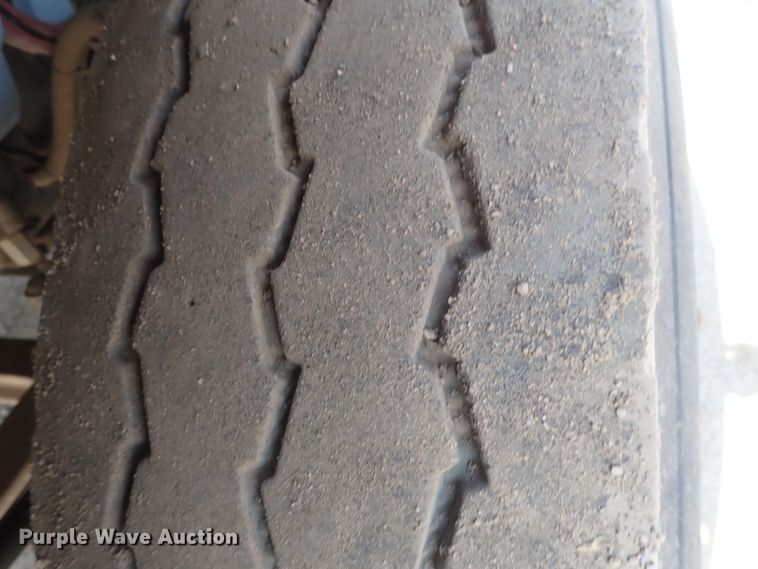 image for item DG2239 2006 Freightliner Business Class M2  semi truck