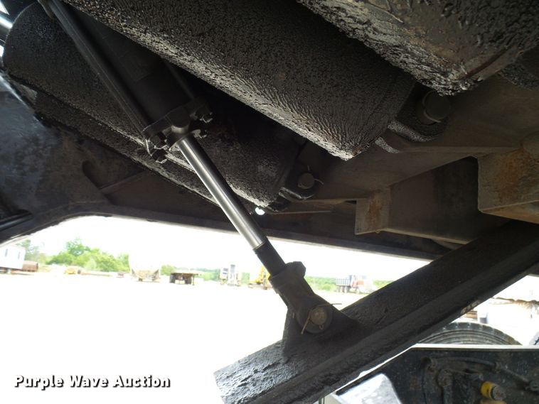 image for item DG5689 1998 Talbert T3DW-50SA-HRG-1-T1 lowboy equipment trailer