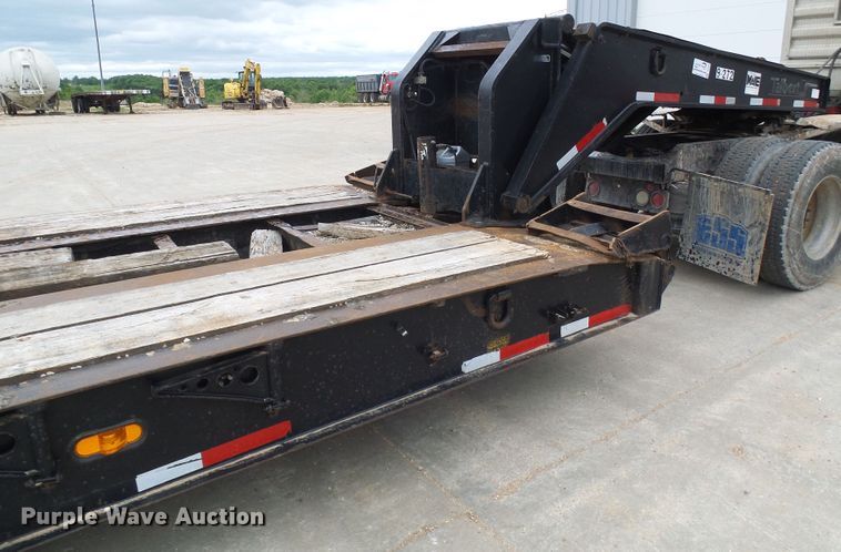 image for item DG5689 1998 Talbert T3DW-50SA-HRG-1-T1 lowboy equipment trailer