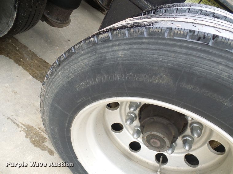 image for item DG5689 1998 Talbert T3DW-50SA-HRG-1-T1 lowboy equipment trailer