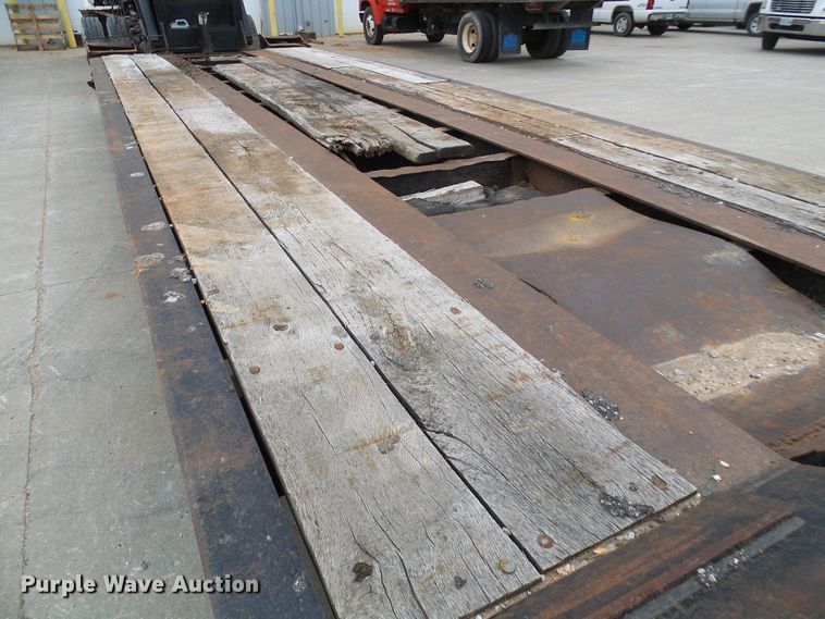image for item DG5689 1998 Talbert T3DW-50SA-HRG-1-T1 lowboy equipment trailer