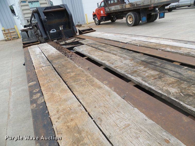 image for item DG5689 1998 Talbert T3DW-50SA-HRG-1-T1 lowboy equipment trailer