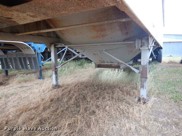 image for item DG5991 2008 Jet WO12402 double hopper bottom grain trailer