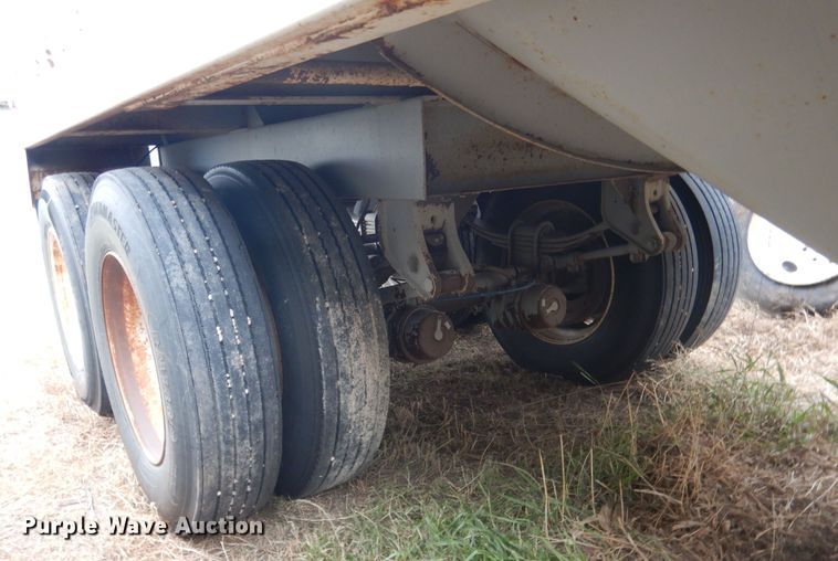 image for item DG5991 2008 Jet WO12402 double hopper bottom grain trailer