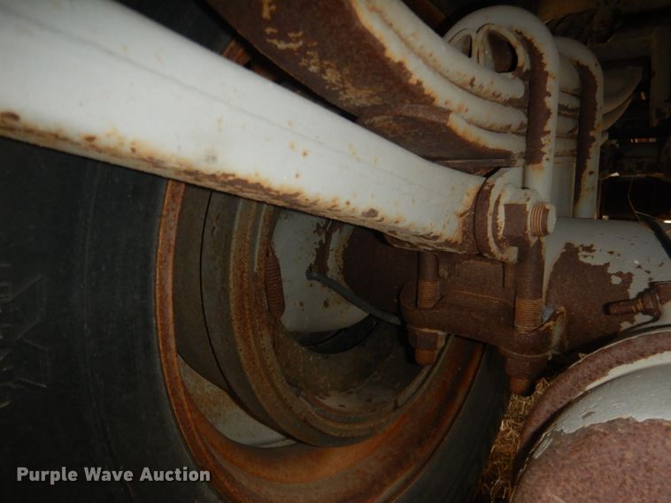 image for item DG5991 2008 Jet WO12402 double hopper bottom grain trailer