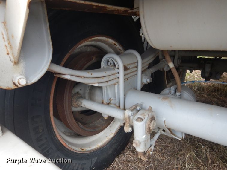 image for item DG5991 2008 Jet WO12402 double hopper bottom grain trailer