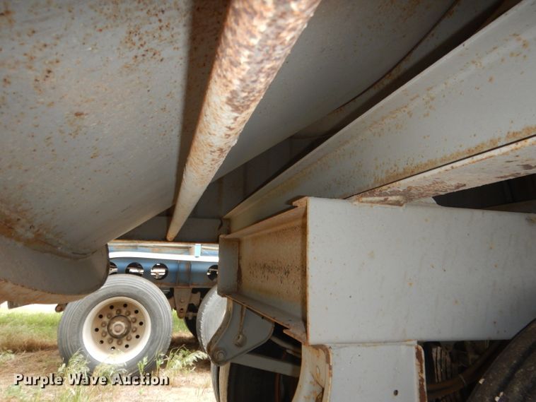 image for item DG5991 2008 Jet WO12402 double hopper bottom grain trailer