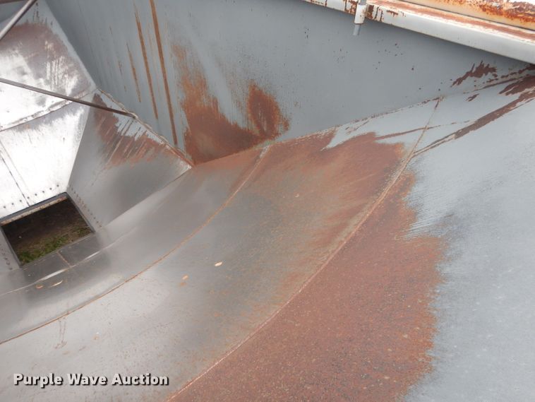 image for item DG5991 2008 Jet WO12402 double hopper bottom grain trailer