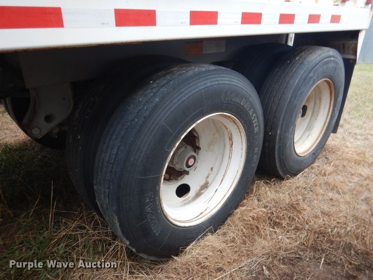 image for item DG5991 2008 Jet WO12402 double hopper bottom grain trailer