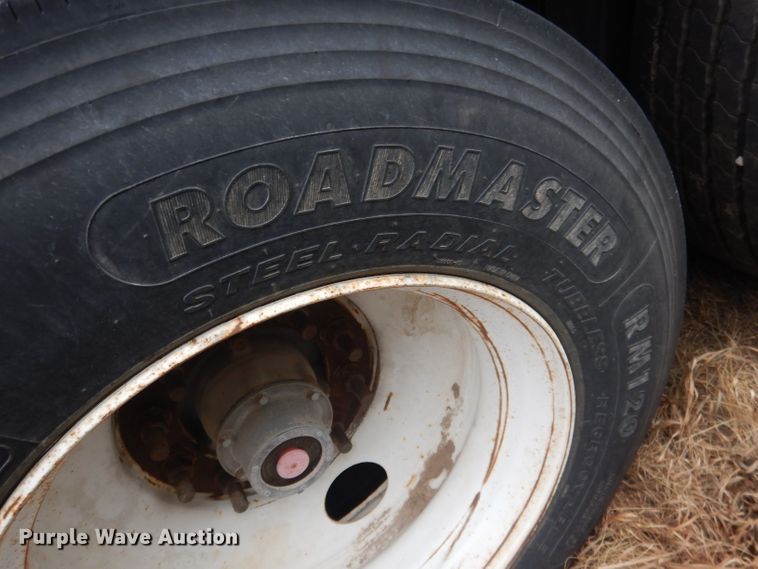 image for item DG5991 2008 Jet WO12402 double hopper bottom grain trailer