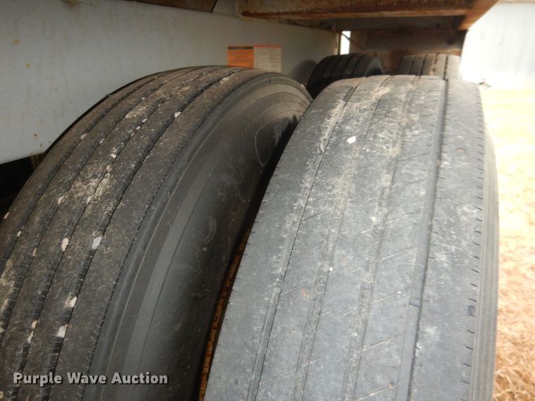 image for item DG5991 2008 Jet WO12402 double hopper bottom grain trailer