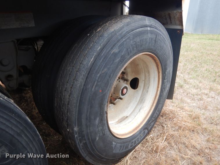 image for item DG5991 2008 Jet WO12402 double hopper bottom grain trailer