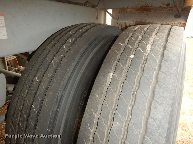 image for item DG5991 2008 Jet WO12402 double hopper bottom grain trailer