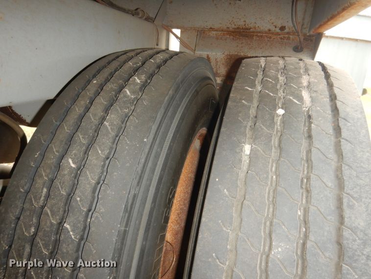 image for item DG5991 2008 Jet WO12402 double hopper bottom grain trailer