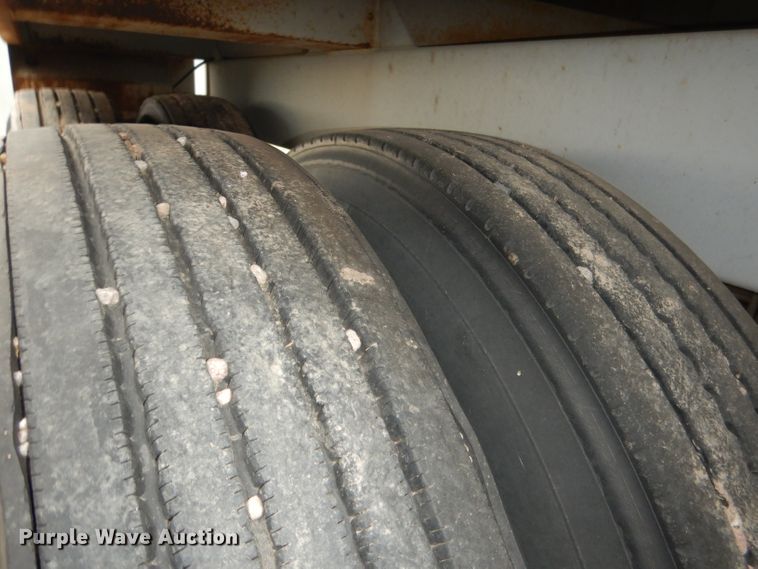 image for item DG5991 2008 Jet WO12402 double hopper bottom grain trailer