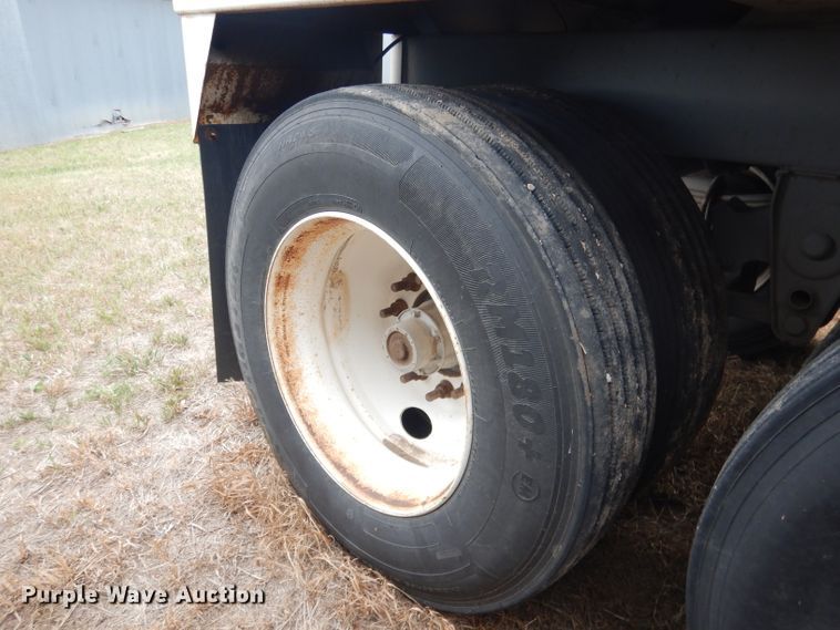 image for item DG5991 2008 Jet WO12402 double hopper bottom grain trailer