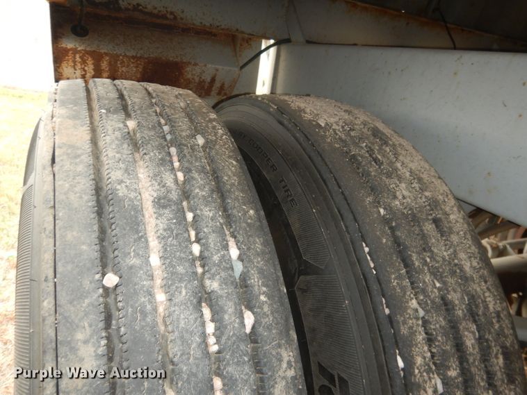 image for item DG5991 2008 Jet WO12402 double hopper bottom grain trailer