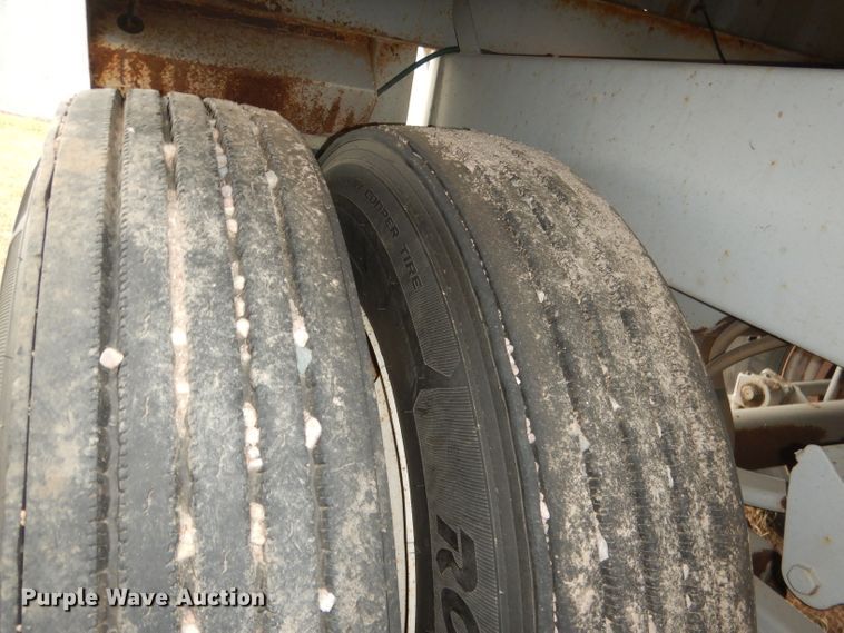 image for item DG5991 2008 Jet WO12402 double hopper bottom grain trailer