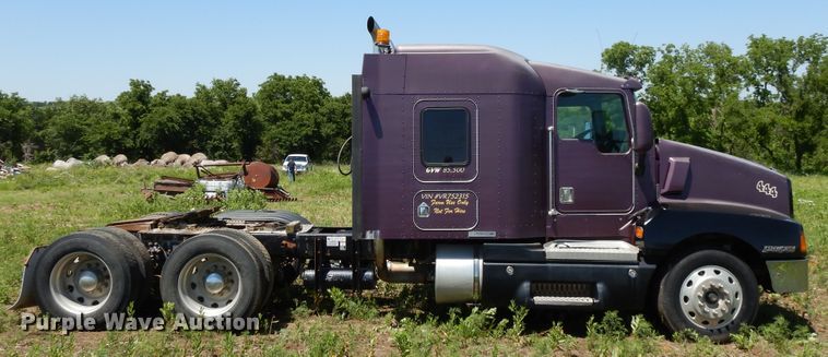 image for item DG7812 1997 Kenworth T600  semi truck