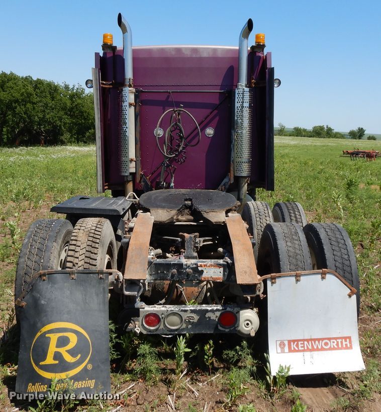 image for item DG7812 1997 Kenworth T600  semi truck