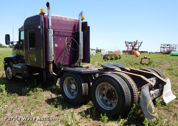 image for item DG7812 1997 Kenworth T600  semi truck